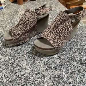 OTBT NEVER WORN WEDGE